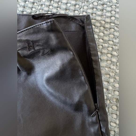 Vintage Y2K Harley Davidson Wonens Black 100% Leather Riding Pants Sz 8 - Picture 9 of 13